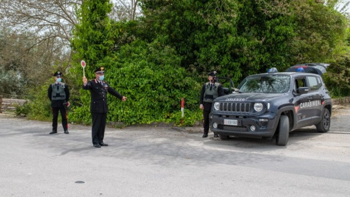 Positivo al covid ma a passeggio per le vie della città: denunciato