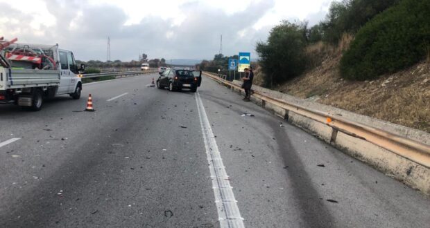 Scontro auto-furgone in autostrada Siracusa-Catania: un ferito