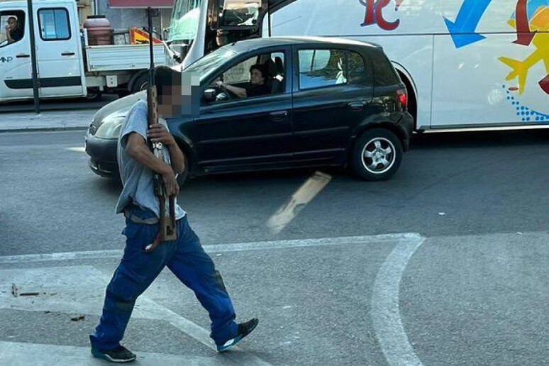 Palermo – Trovato l’uomo che girava con fucile, l’arma era giocattolo